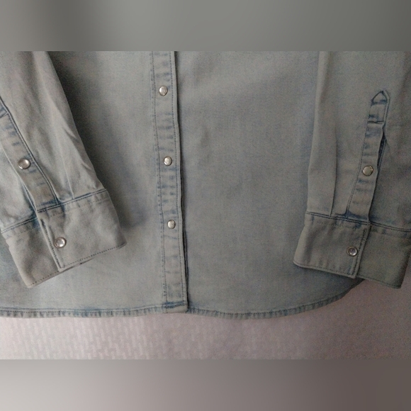Women's Levi's Western Denim Jean Shirt Cowgirl Ranchwear Pearl Snap Red Tab 1X - Picture 4 of 7